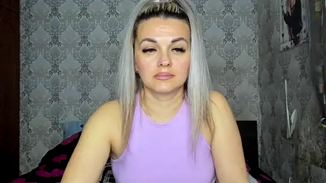 Snapshot of NicoletMoore chatting on 03.13.25 NicoletMoore online show from 03.13.25