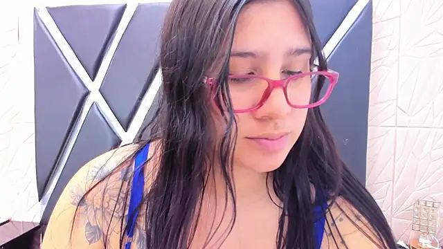 Snapshot of MiaCelestte chatting on 03.05.25 MiaCelestte online show from 03.05.25