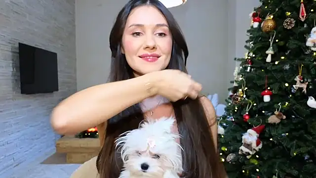 Snapshot of diamond_desiree chatting on 12.20.24 diamond desiree online show from 12.20.24