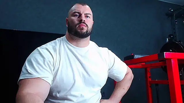 Snapshot of muscularjohnforuX chatting on 04.27.26 muscularjohnforuX online show from 04.27.26