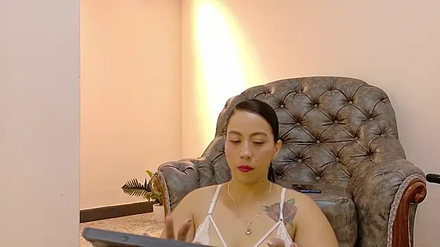 niky smit online show from 02.25.25