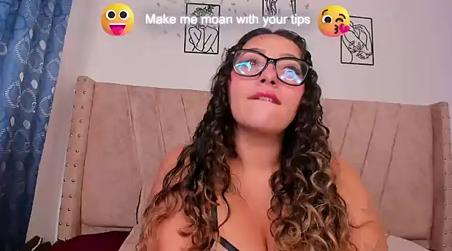 Snapshot of sweet_p_ chatting on 01.21.25 sweet p  online show from 01.21.25