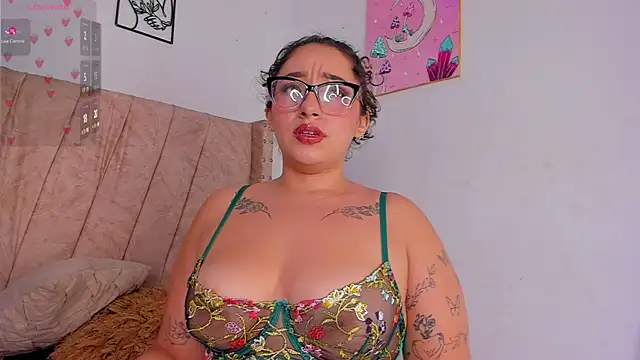 Snapshot of sweet_p_ chatting on 10.09.25 sweet p  online show from 10.09.25