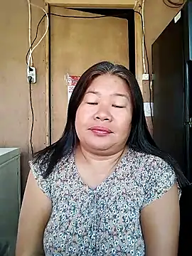 Snapshot of lickmepussy21 chatting on 04.13.26 lickmepussy21 online show from 04.13.26