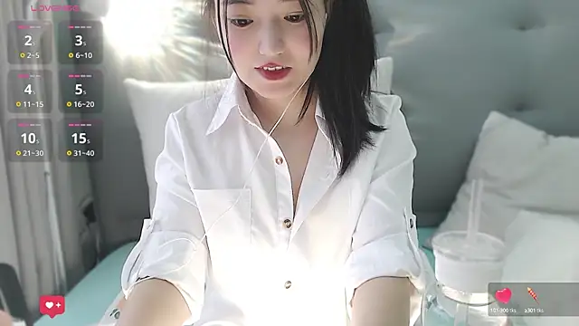 Snapshot of Anne-Sweet chatting on 01.31.25 Anne-Sweet online show from 01.31.25