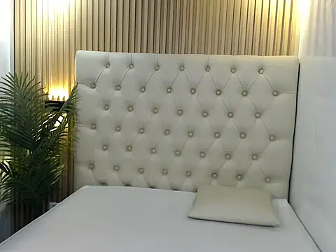 Snapshot of Abetterwomanxx chatting on 11.29.25 Abetterwomanxx online show from 11.29.25