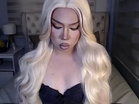 RebecaNextToYou online show from 02.21.26