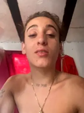 Snapshot of andreahhill chatting on 10.31.25 andreahhill online show from 10.31.25