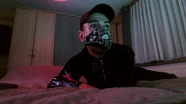 Snapshot of Danny_Guy chatting on 01.12.26 Danny Guy online show from 01.12.26