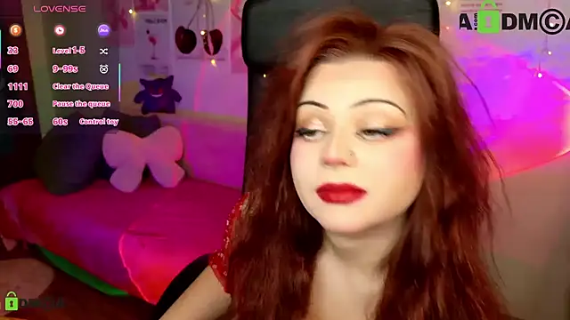 Snapshot of StellaMilla chatting on 05.29.26 StellaMilla online show from 05.29.26