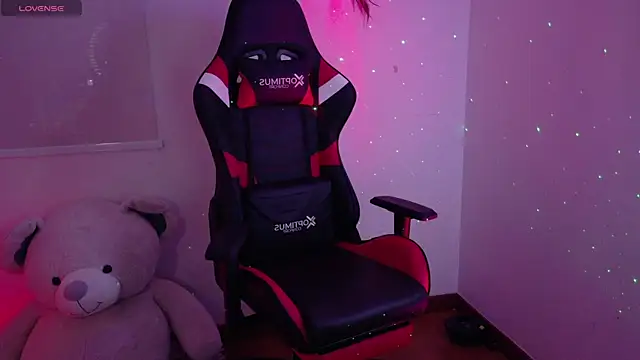 Lia Tinez online show from 11.24.25