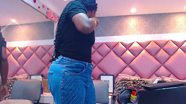 DanielaDuff online show from 02.15.26