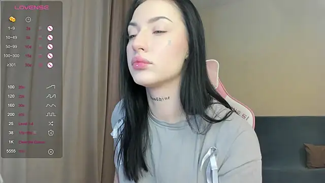 JenniferQueen11 online show from 01.30.25