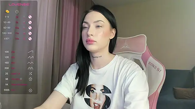 JenniferQueen11 online show from 02.06.25