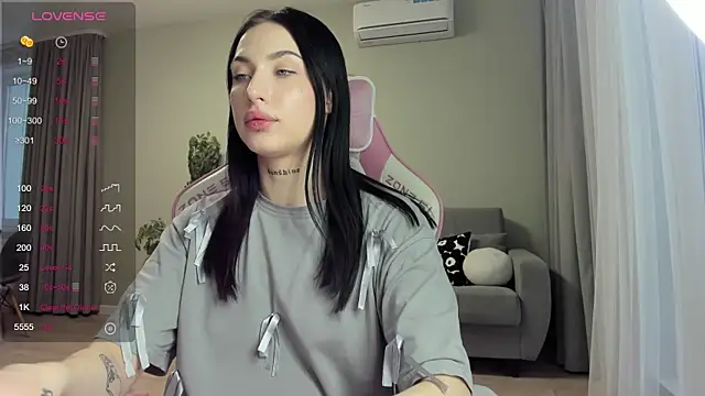 JenniferQueen11 online show from 02.09.25