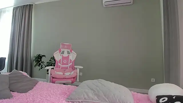 JenniferQueen11 online show from 09.21.25