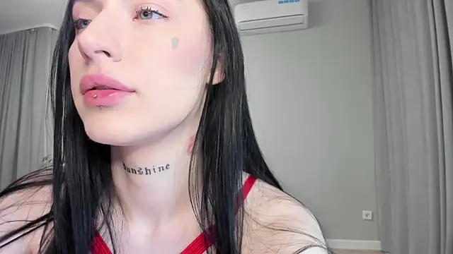 JenniferQueen11 online show from 10.30.25