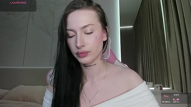 JenniferQueen11 online show from 06.04.26
