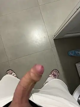 Snapshot of Vld121 chatting on 03.04.25 Vld121 online show from 03.04.25