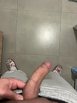 Snapshot of Vld121 chatting on 03.05.25 Vld121 online show from 03.05.25