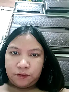 Snapshot of milkytitsmom4u chatting on 09.26.25 milkytitsmom4u online show from 09.26.25