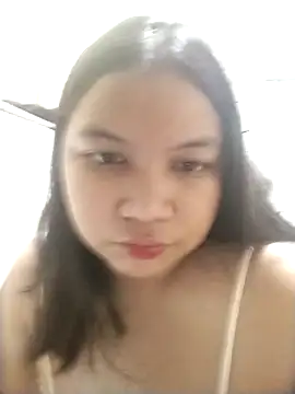 Snapshot of milkytitsmom4u chatting on 02.18.26 milkytitsmom4u online show from 02.18.26