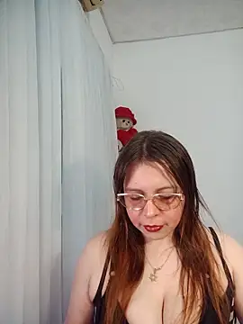 Snapshot of lorenitabella chatting on 06.20.26 lorenitabella online show from 06.20.26