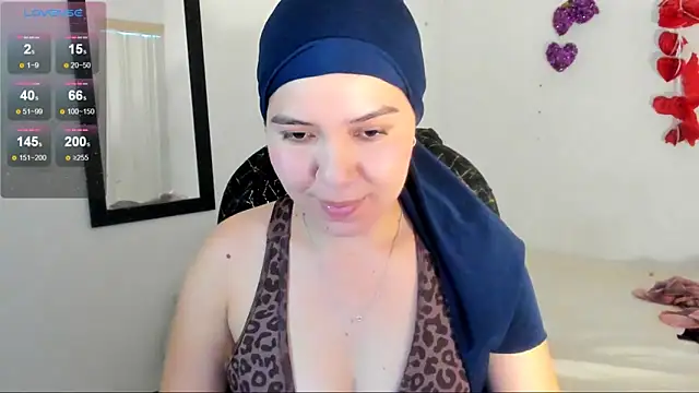 Snapshot of MatchedEyebrow chatting on 05.15.26 MatchedEyebrow online show from 05.15.26