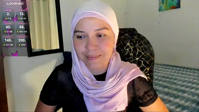 Snapshot of MatchedEyebrow chatting on 05.26.26 MatchedEyebrow online show from 05.26.26