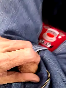 Snapshot of feet_toes chatting on 02.18.25 feet toes online show from 02.18.25