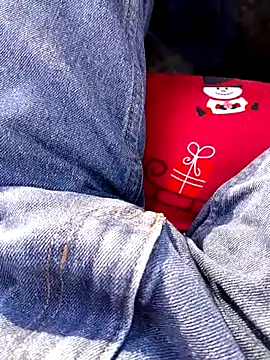 Snapshot of feet_toes chatting on 02.20.25 feet toes online show from 02.20.25