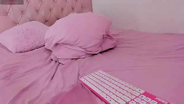 sofiaa snoww online show from 03.02.25