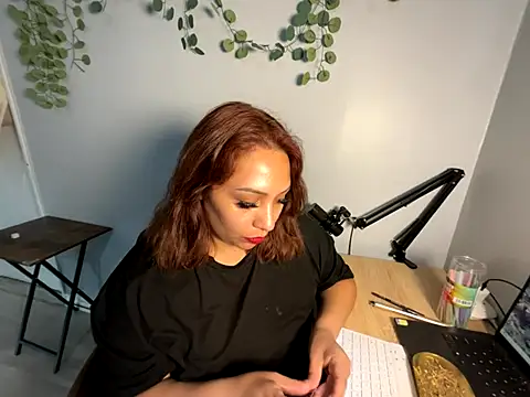 linalooove online show from 09.11.25