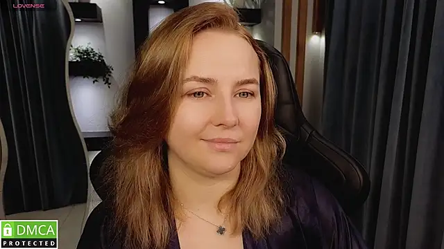 Snapshot of Mira_Mermayd chatting on 11.22.25 Mira Mermayd online show from 11.22.25