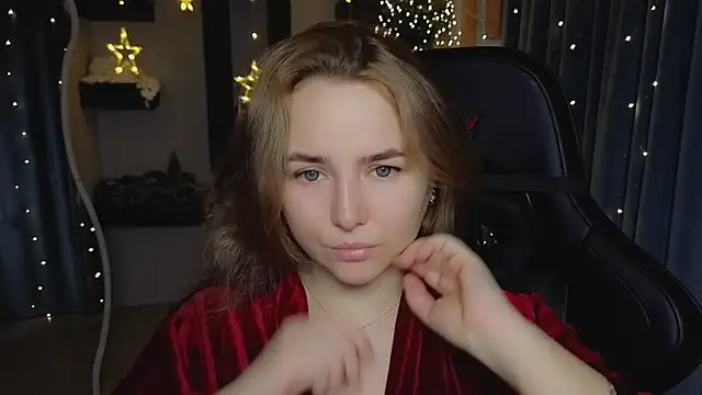 Snapshot of Mira_Mermayd chatting on 12.20.25 Mira Mermayd online show from 12.20.25