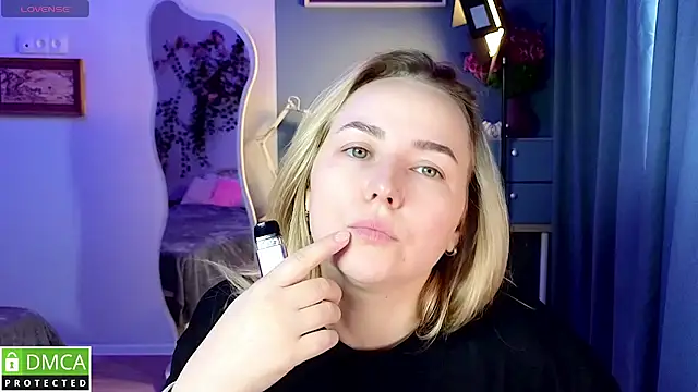 Snapshot of Mira_Mermayd chatting on 06.18.26 Mira Mermayd online show from 06.18.26