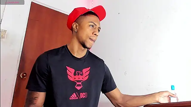 Snapshot of YeremiBrowm chatting on 12.20.24 YeremiBrowm online show from 12.20.24