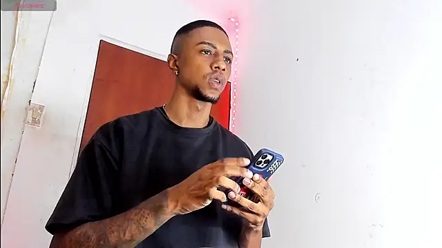 Snapshot of YeremiBrowm chatting on 12.27.24 YeremiBrowm online show from 12.27.24