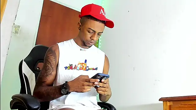 Snapshot of YeremiBrowm chatting on 01.10.25 YeremiBrowm online show from 01.10.25