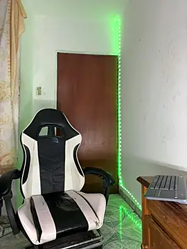 Snapshot of YeremiBrowm chatting on 02.06.25 YeremiBrowm online show from 02.06.25