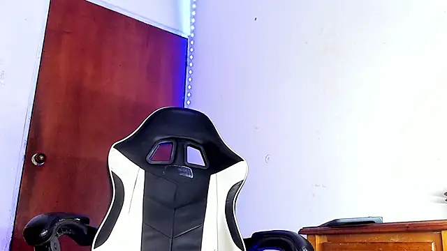 Snapshot of YeremiBrowm chatting on 02.07.25 YeremiBrowm online show from 02.07.25