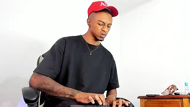 Snapshot of YeremiBrowm chatting on 02.24.25 YeremiBrowm online show from 02.24.25