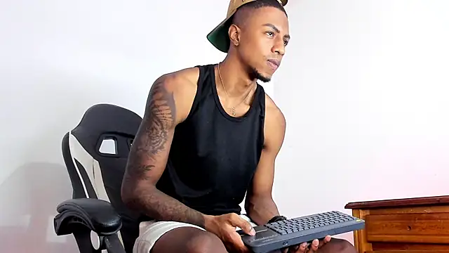 Snapshot of YeremiBrowm chatting on 02.26.25 YeremiBrowm online show from 02.26.25