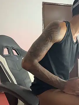 Snapshot of YeremiBrowm chatting on 02.28.25 YeremiBrowm online show from 02.28.25