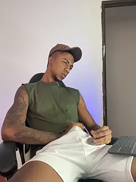 Snapshot of YeremiBrowm chatting on 03.14.25 YeremiBrowm online show from 03.14.25