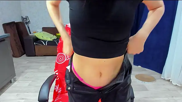 Snapshot of c_arina_x chatting on 01.24.25 c arina x online show from 01.24.25