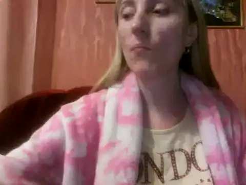 Snapshot of Biddy_Alana chatting on 12.09.24 Biddy Alana online show from 12.09.24