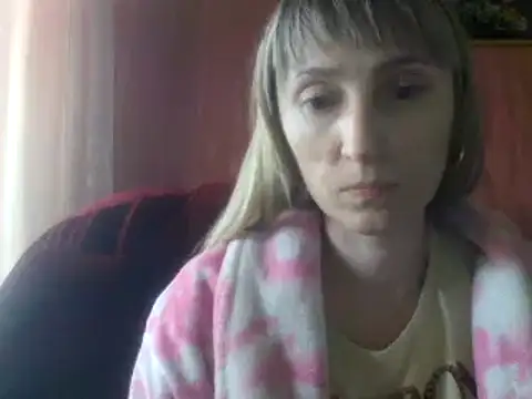 Snapshot of Biddy_Alana chatting on 12.14.24 Biddy Alana online show from 12.14.24