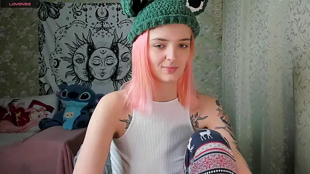 Cutie Adelia online show from 01.04.25