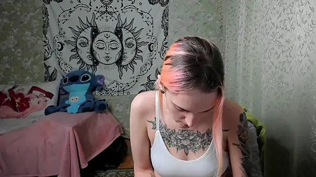 Cutie Adelia online show from 02.14.25